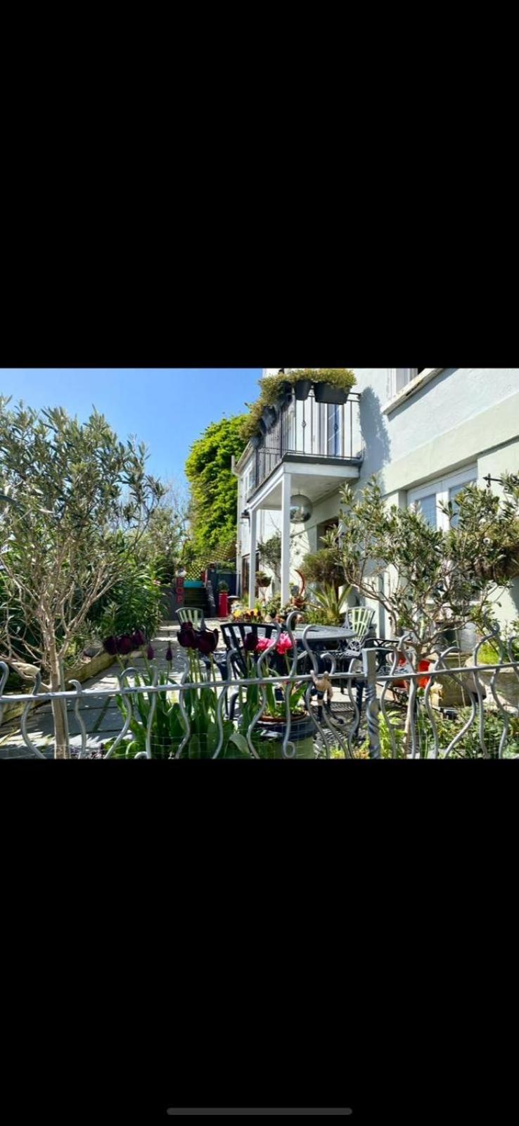 Апартаменты Pop Art Pad Heart Of Old Town With Parking! Гастингс Экстерьер фото